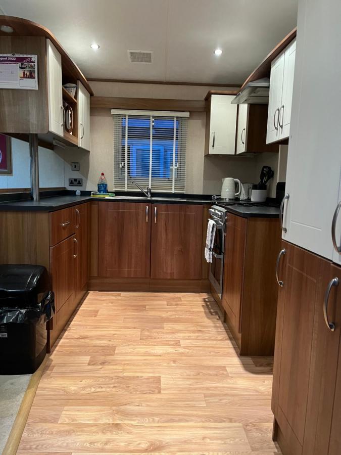 Lovely Static Caravan Уитстейбъл Екстериор снимка