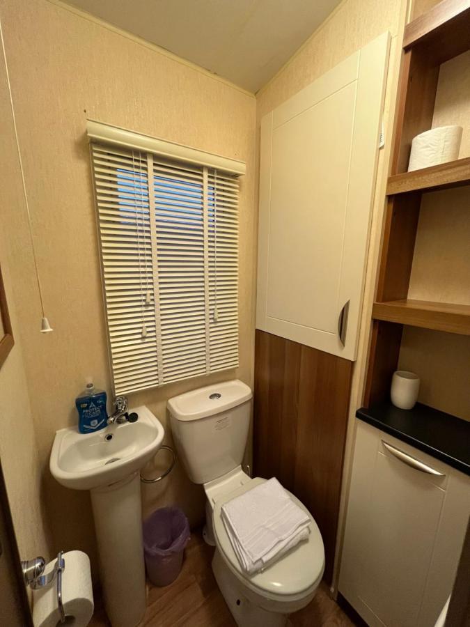 Lovely Static Caravan Уитстейбъл Екстериор снимка