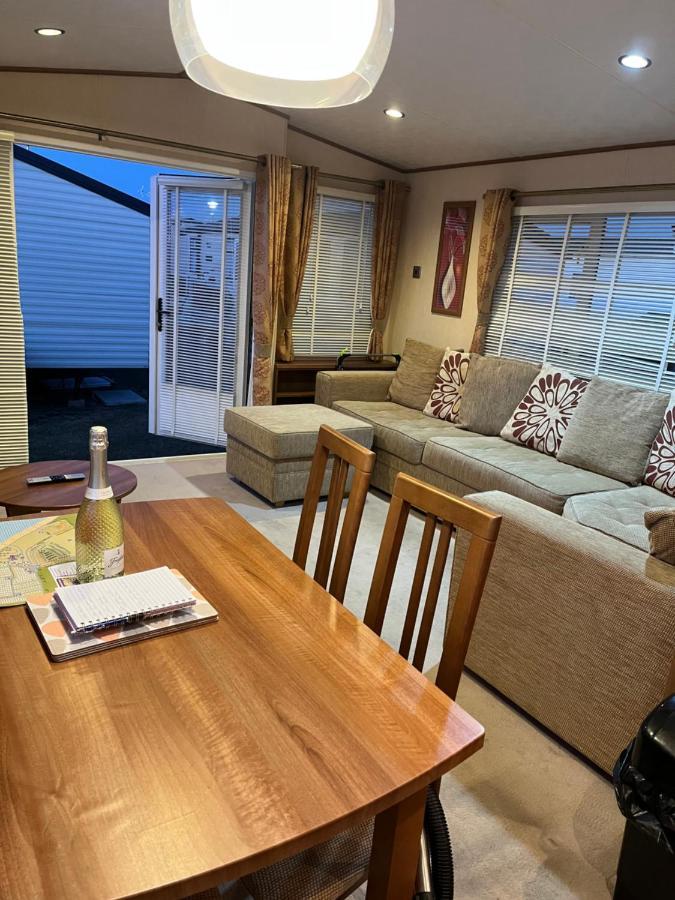 Lovely Static Caravan Уитстейбъл Екстериор снимка